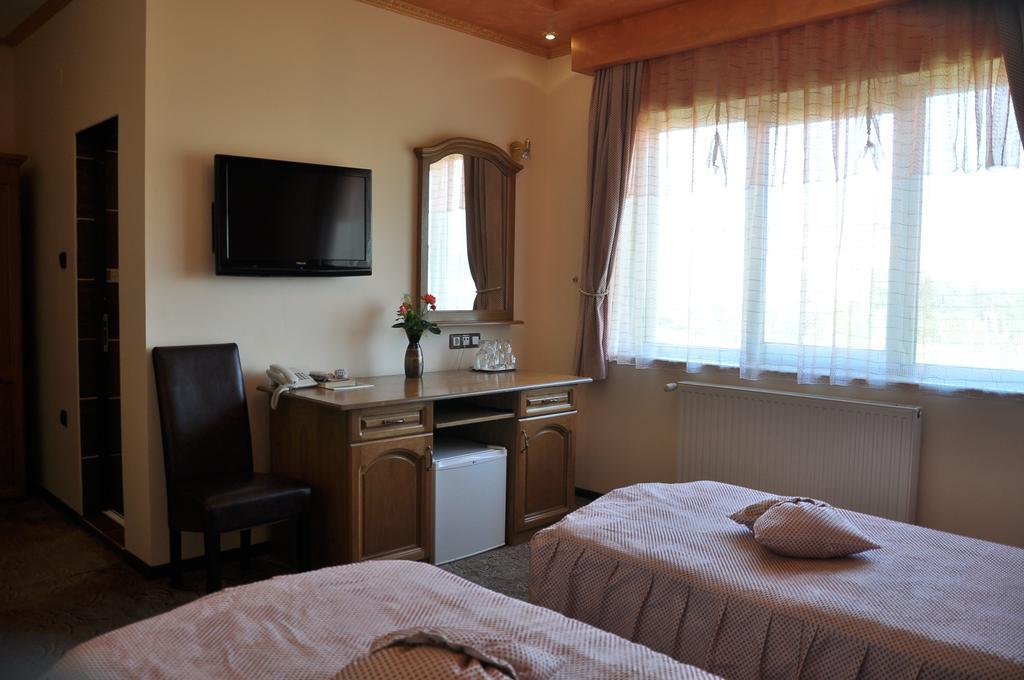 Pensiunea Milexim Cîmpia Turzii Kamer foto